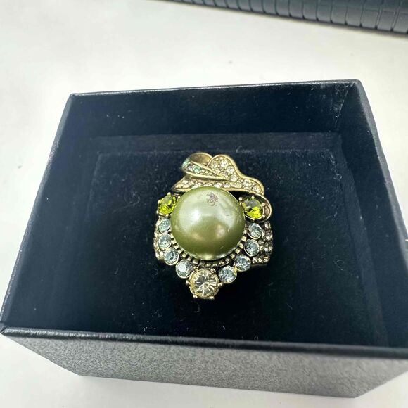 Heidi Daus Ring Size 5.5 Crystal Faux Pearl Peridot Rhinestone Cabochon - Picture 2 of 16